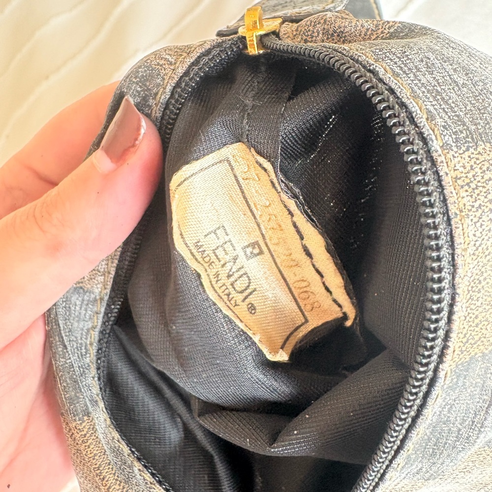 Vintage Fendi Striped Black and Brown baguette Bag, zipper broken - Picture 4 of 5